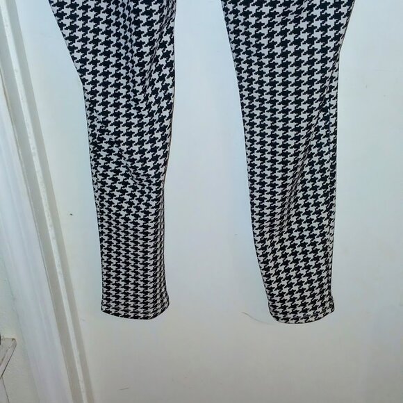 Savion Houndstooth print leggins, black & white skinny leg cut, high rise waist - Picture 4 of 7